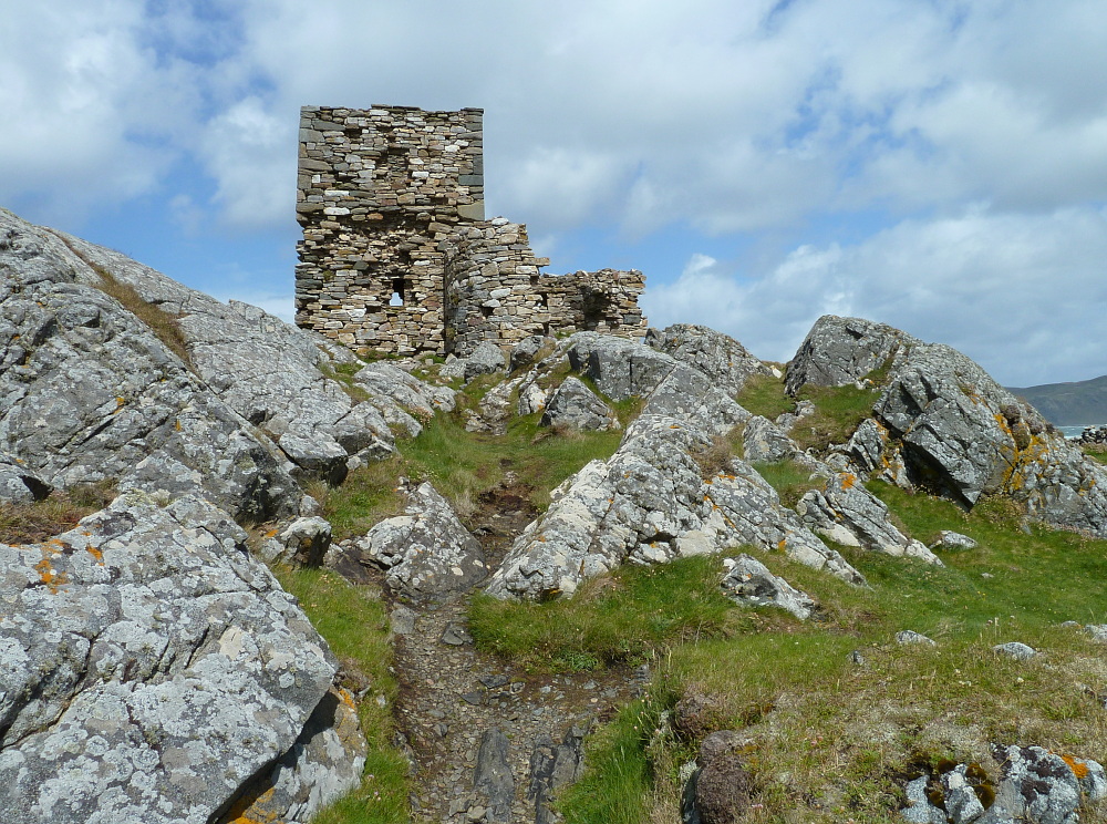 Carrickabraghey Castle