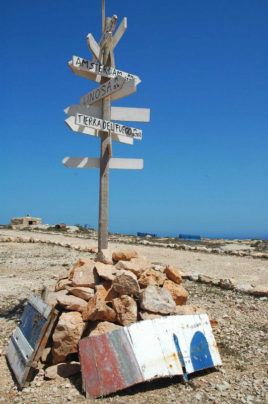 Cartello per naviganti.... (Lampedusa)