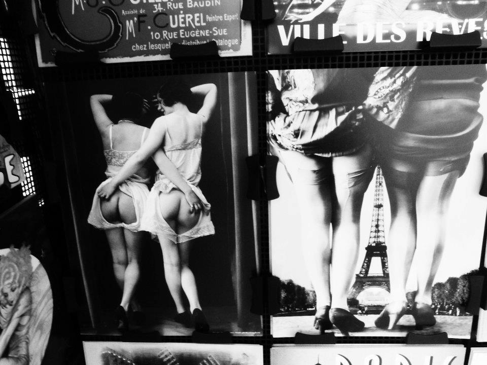 Cartes Postales Coquines Sur Les Quais De Paris Photo Et Image Feminin Visions Artistiques Images Fotocommunity