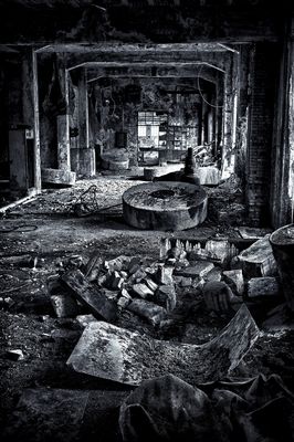 Cartiera abbandonata