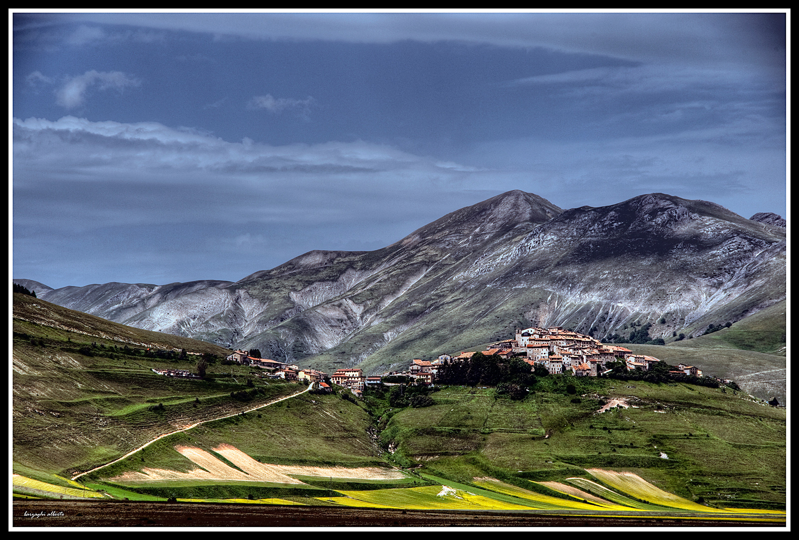 cartolina di Castelluccio