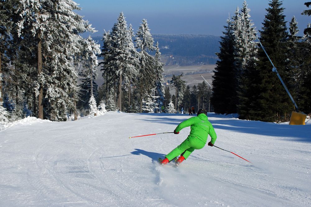 "Carving in Grün"