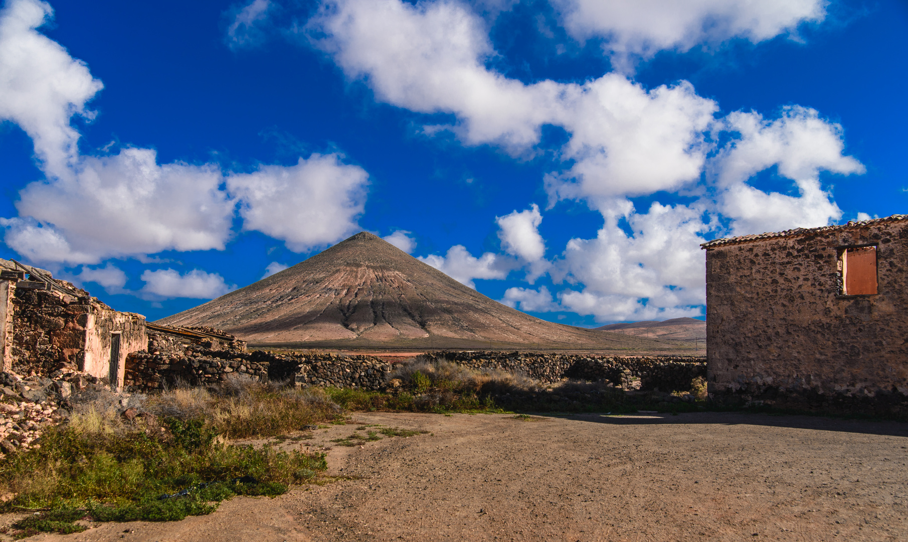 [ Casa de los Coronoles - Montana del Fronton ]