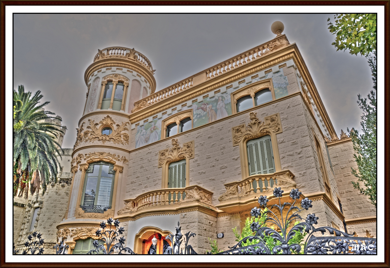 CASA EN LA CIUDAD, BCN (HDR)