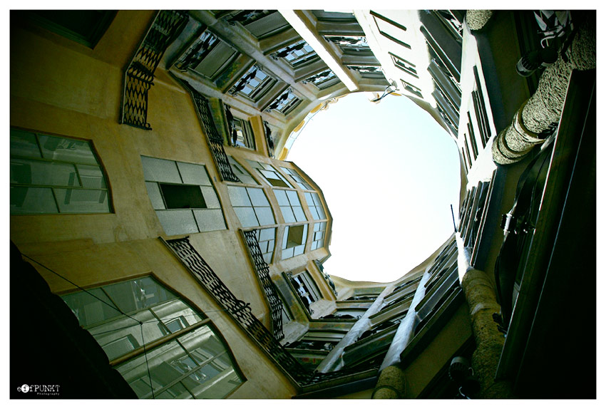 - casa mila -