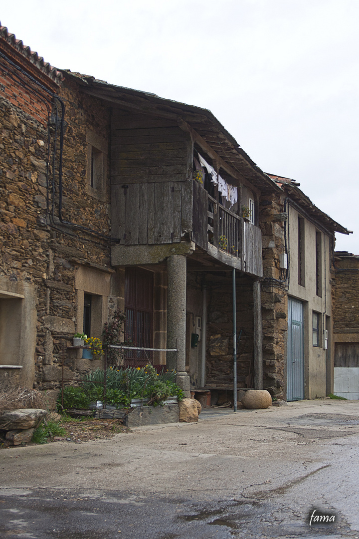 Casas de Nuez de Aliste