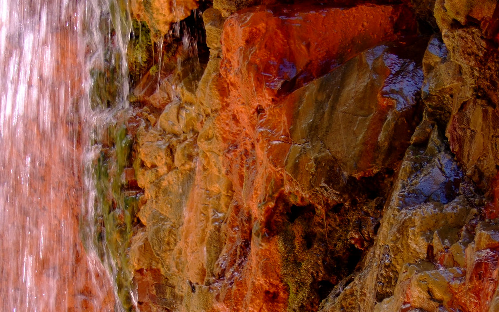 Cascada Colorada (Detail)