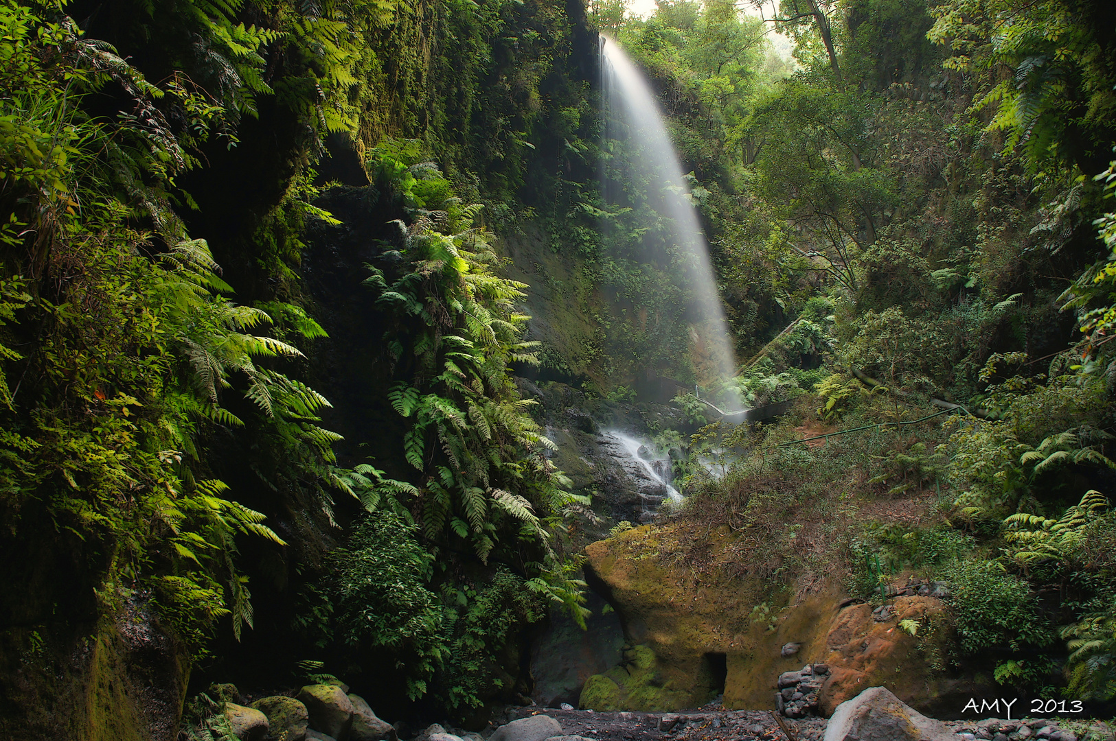 CASCADA DE LOS TILOS. (ISLA de LA PALMA / CANARIAS ) . Dedicada a FLOR RODRIGUEZ TORRES.