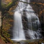 CASCADA DE UGUNA . Dedicada a NURIA ZORTÉM.