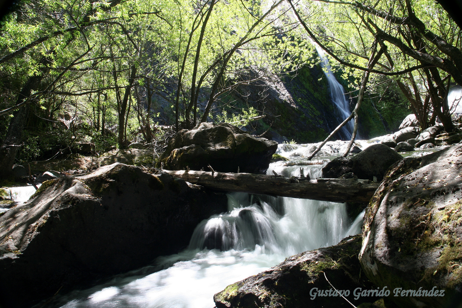 "Cascada Escondida"