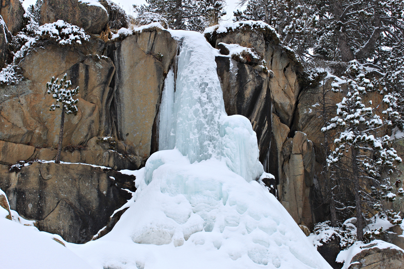 CASCADA LAGO DE LA PERA