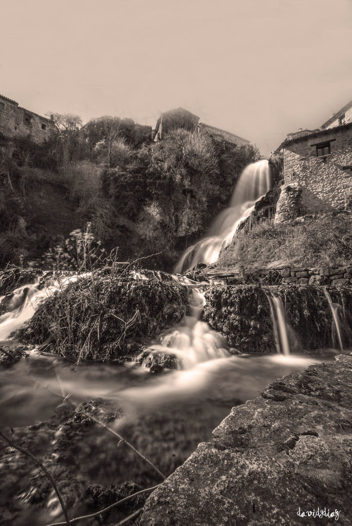 Cascada Orbaneja del Castillo,provincia de Burgos