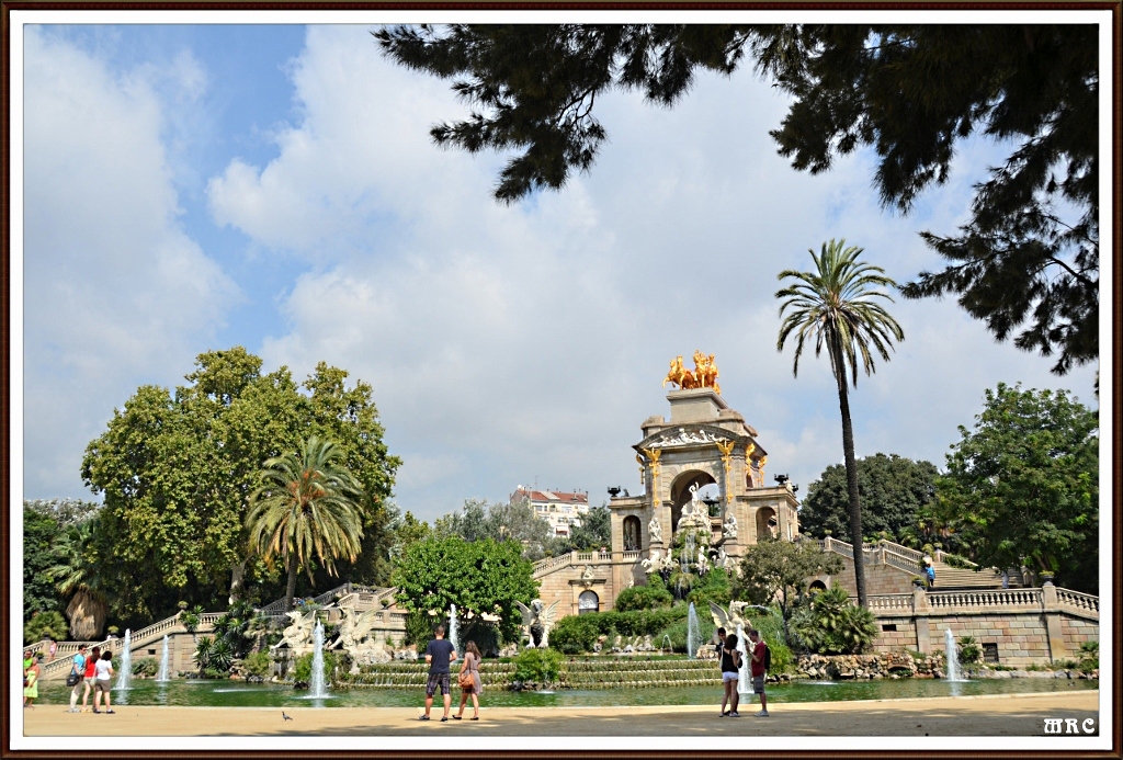 CASCADA PARC DE LA CIUDADELLA BARCELONA.