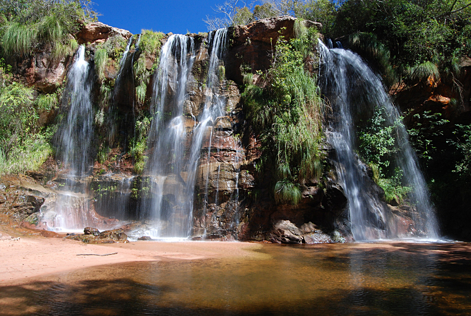 Cascadas Cuevas Samaipata - Bolivia