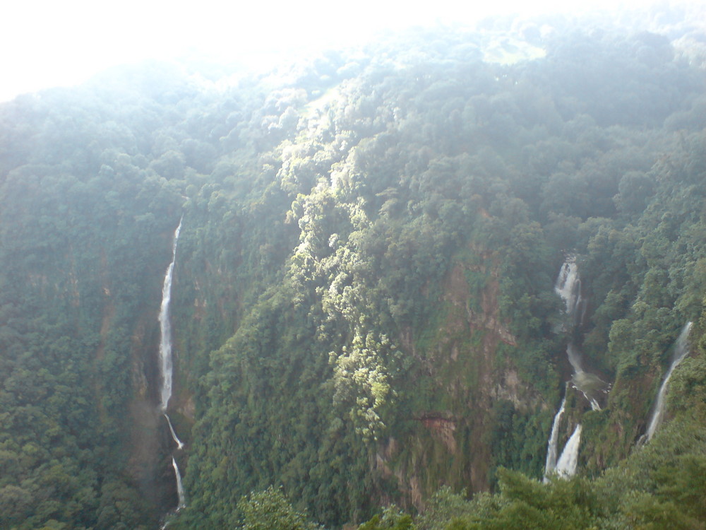 "Cascadas de Naolinco, Veracruz"