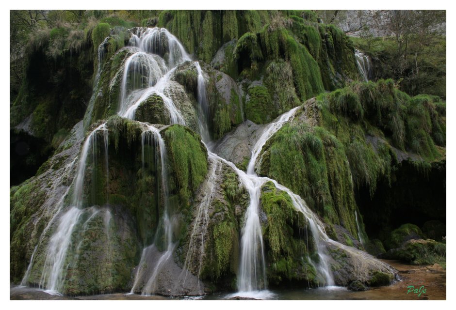 Cascade à Baume les Messieurs