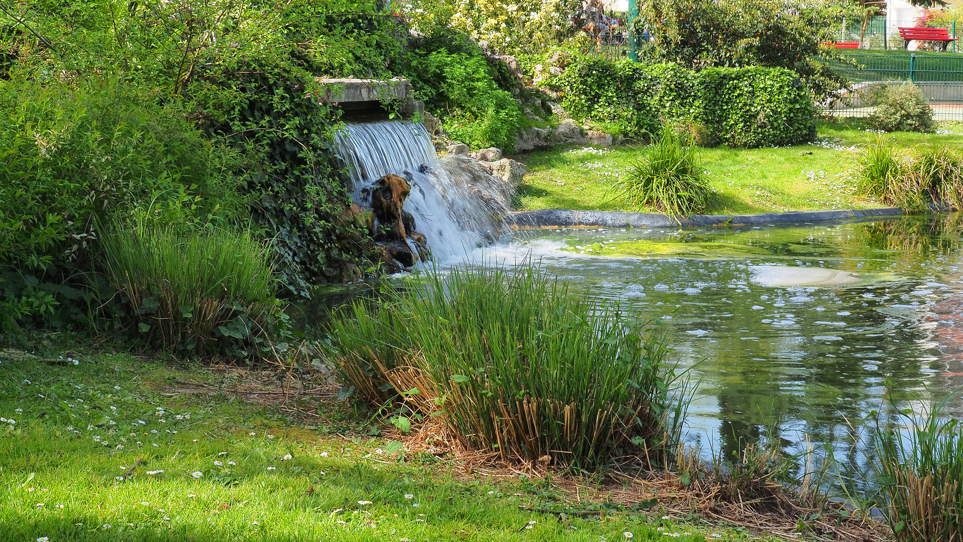 Cascade au Jardin Jayan