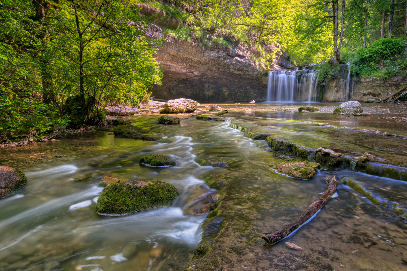 Cascade du Hérisson, Le Gour Bleu