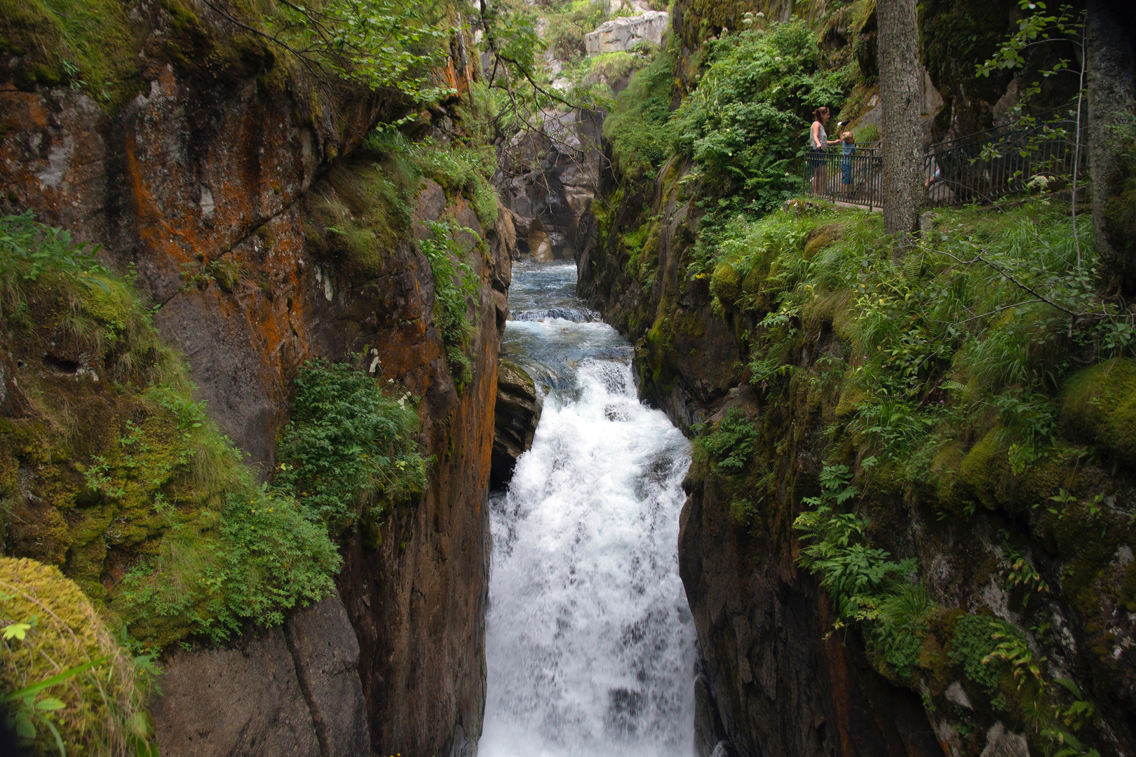 Cascade du Pont d'Espagne HautesPyrénées photo et image paysages