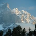 Cascade Mountain mit einem Hauch von Schnee