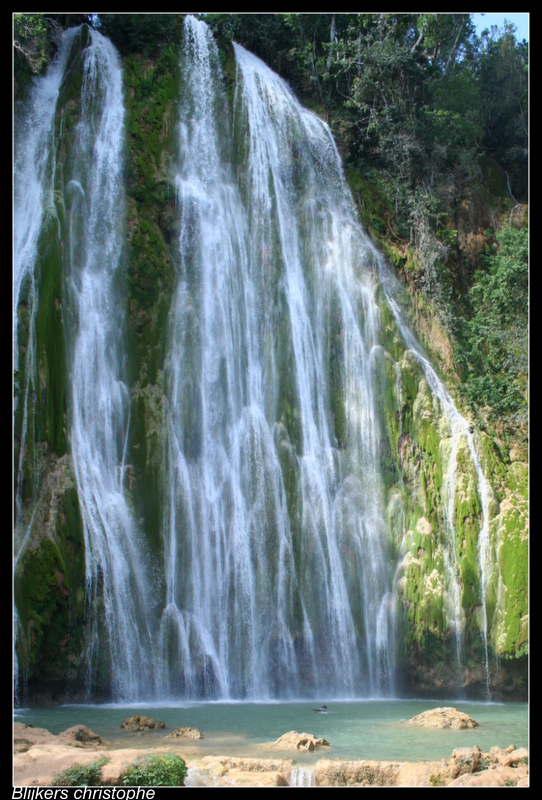 CASCADE RAFRAICHISSANTE REPUBLIQUE DOMINICAINE