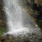 Cascata con arcobaleno