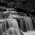 Cascata in bianco e nero