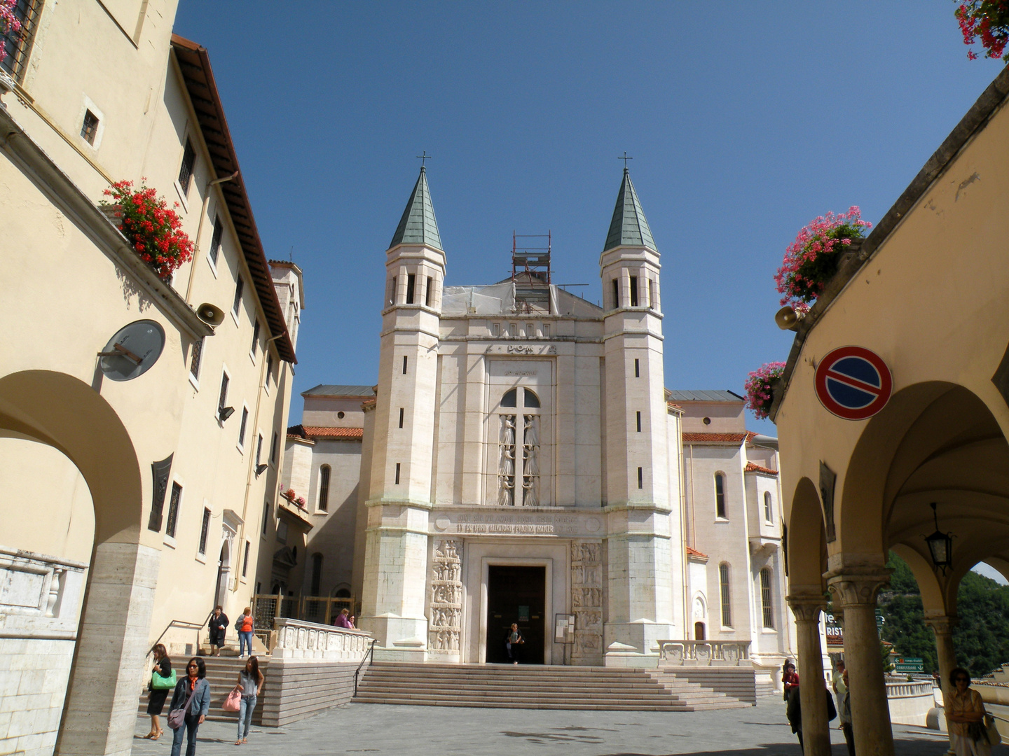 Chiesa Santa Rita Da Cascia Milano CASCIA , LA CHIESA DI SANTA RITA Foto % Immagini| europe, italy