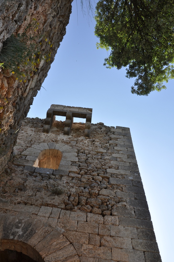 Castel d'Alaro, Eingangstor