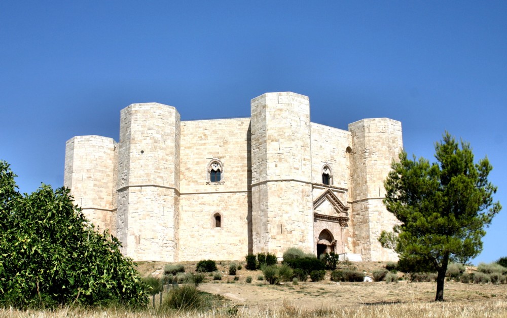 CASTEL DEL MONTE