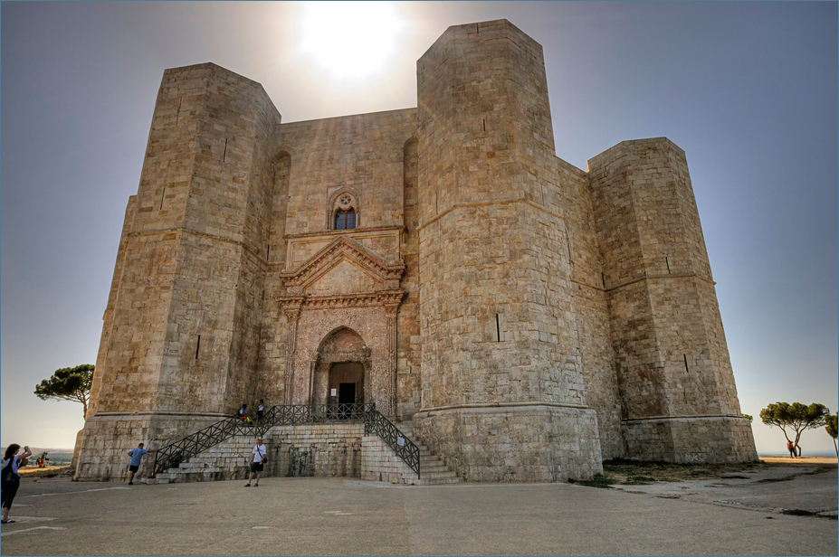 * Castel del Monte... *