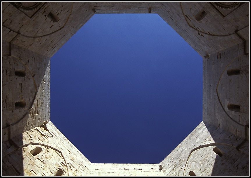 Castel del Monte, Apulien