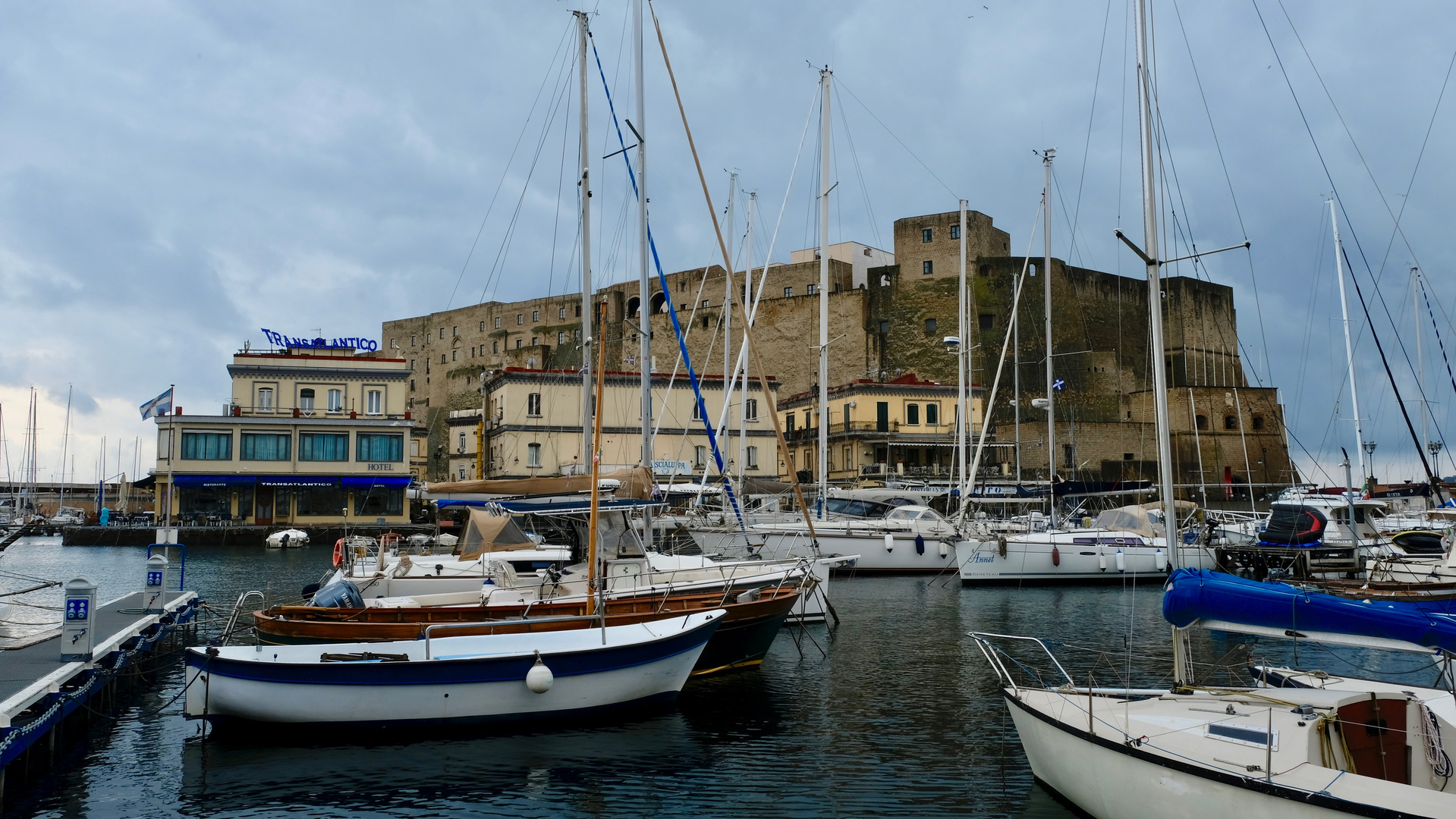 Castel dell'Ovo Neapel