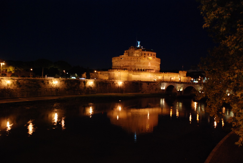 Castel Sant Angelo at night