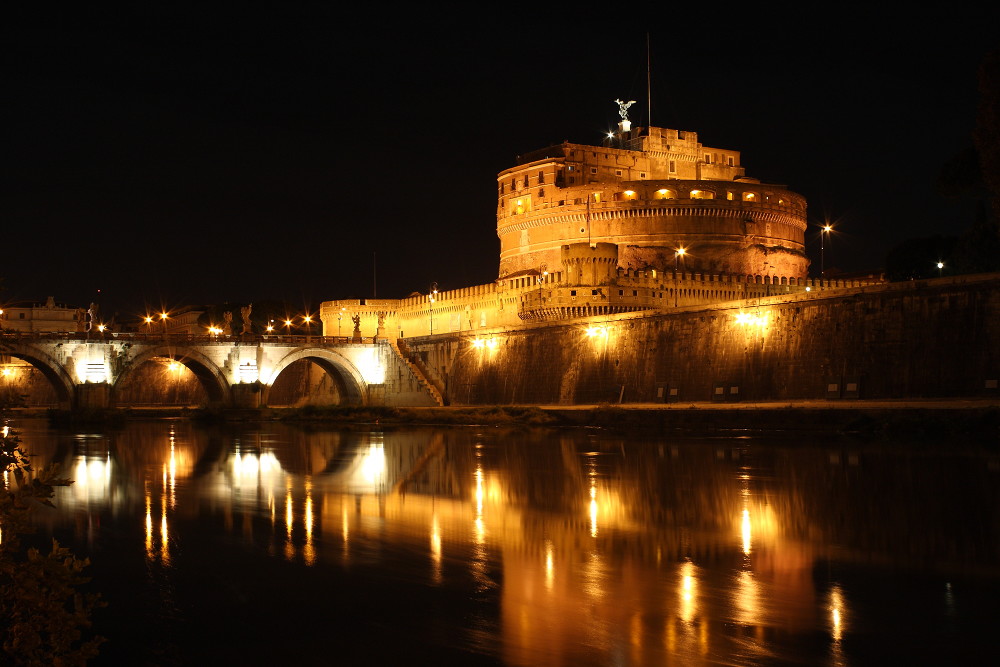 Castel Sant'Angelo at night (ROMA)