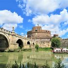 Castel Sant'Angelo con battello sul Tevere