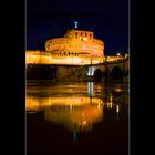 Castel Sant'Angelo si specchia nel Tevere