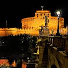 Castel Sant'Angelo und Ponte Sant'Angelo spiegelt sich im Tiber