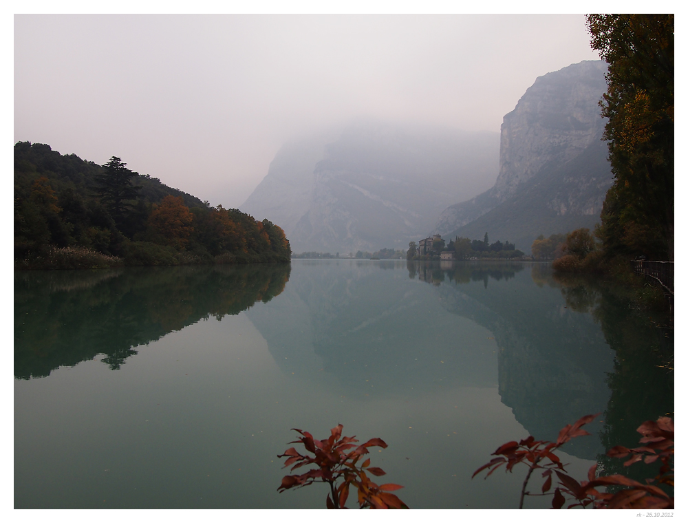 Castel Toblino aus der Distanz