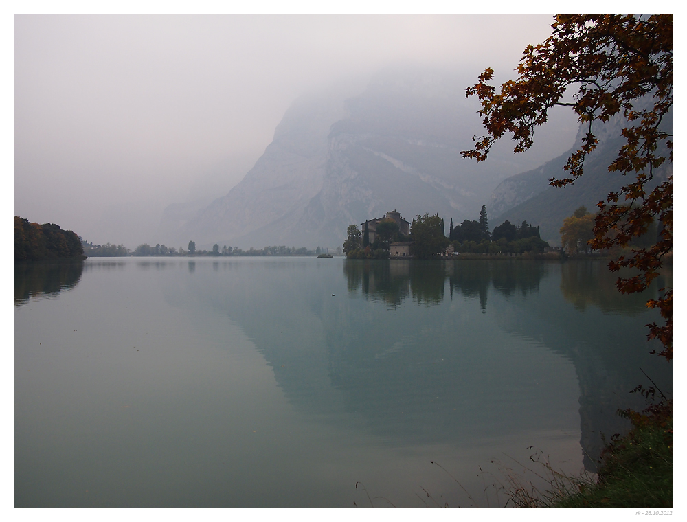 Castel Toblino - See und Dunst