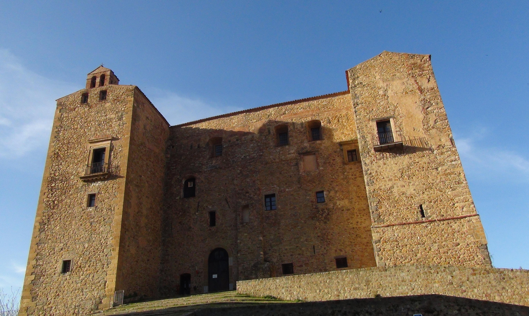 Castelbuono : castello dei Ventimiglia dell'anno 1317