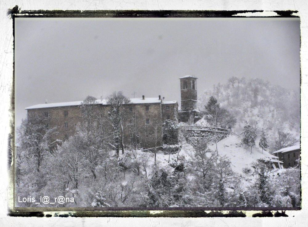 CASTELDELCI CON IL VESTITO BIANCO