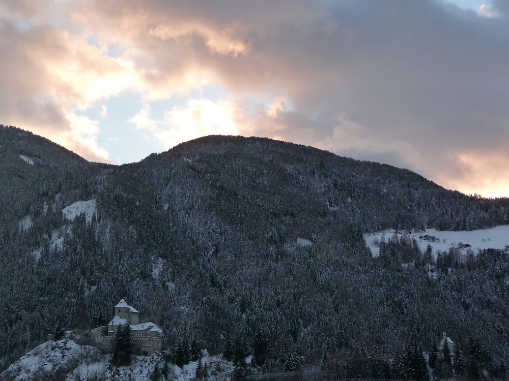 castello al tramonto