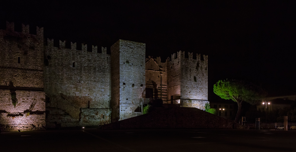 Castello dell`Imperatore by night