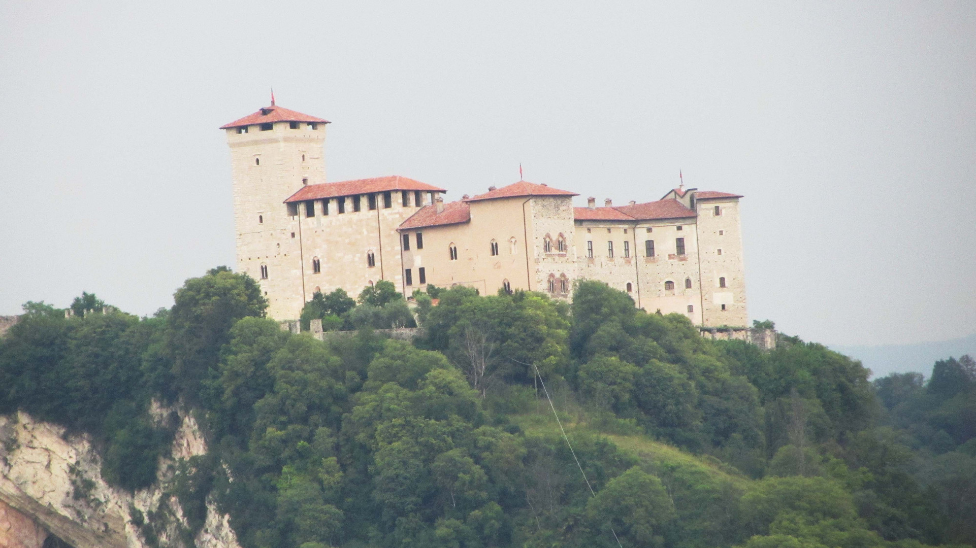 castello di Angera