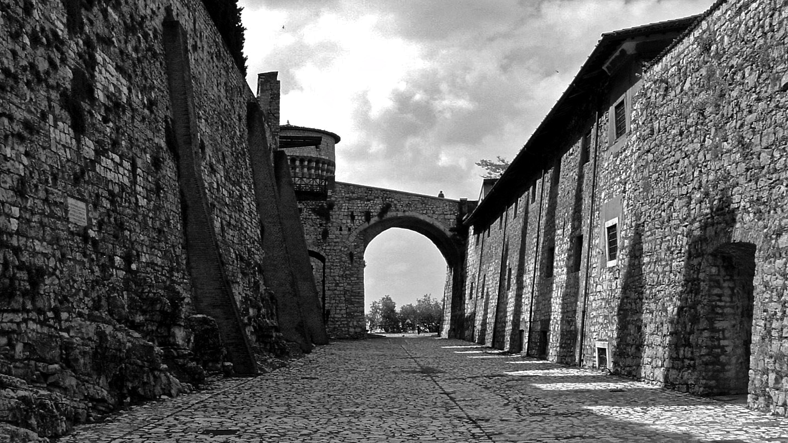 Castello di Brescia - La piazza d'armi