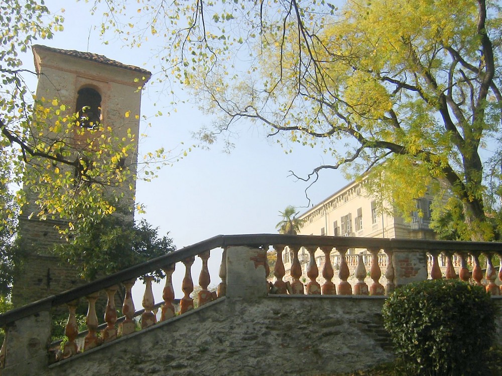 Castello di Rivara, Canavese, in autunno,