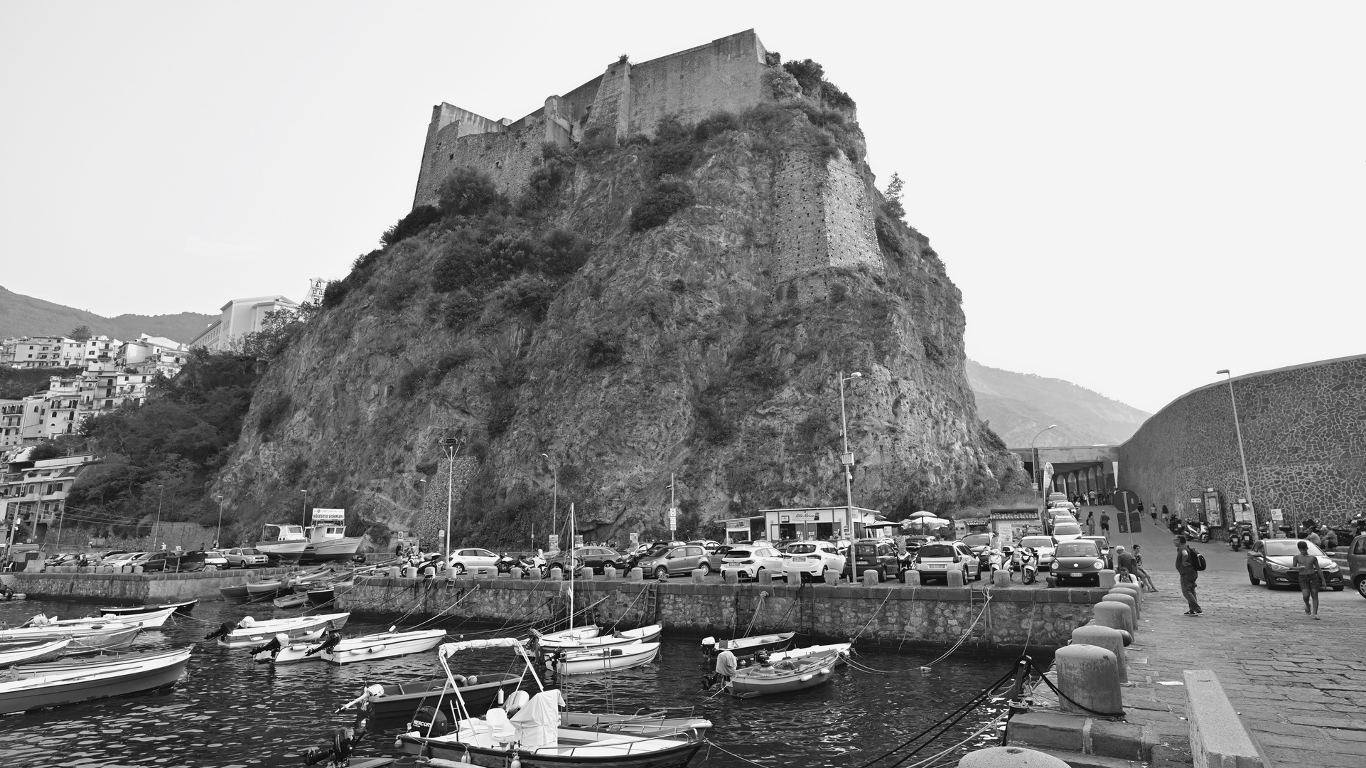     CASTELLO  DI  SCILLA