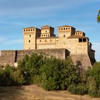 Castello di Torrechiara in der Abendsonne 