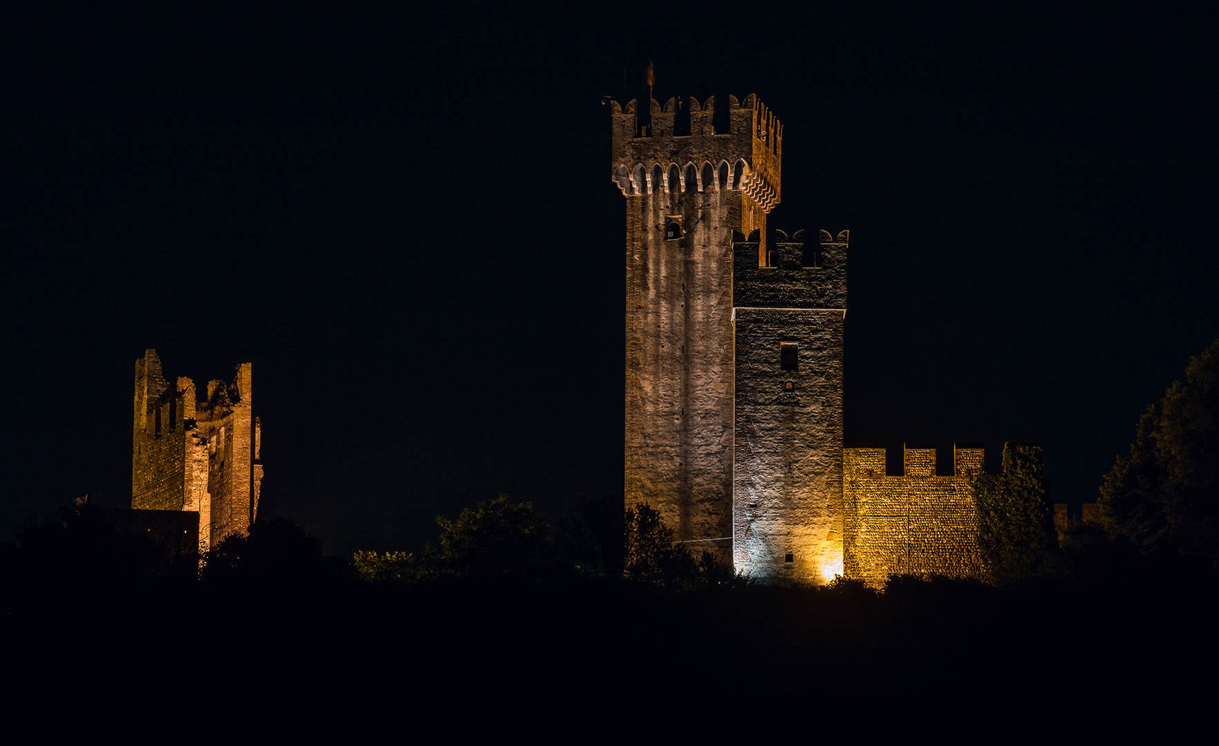 Castello di Valeggio sul Mincio by night